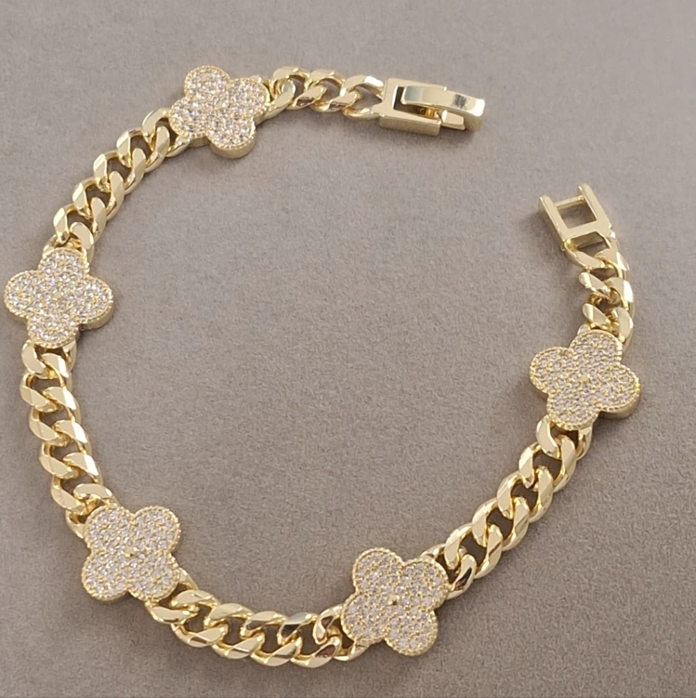 Multi Diamonds Gold filled four leafs five flowers Cuban Link bracelet